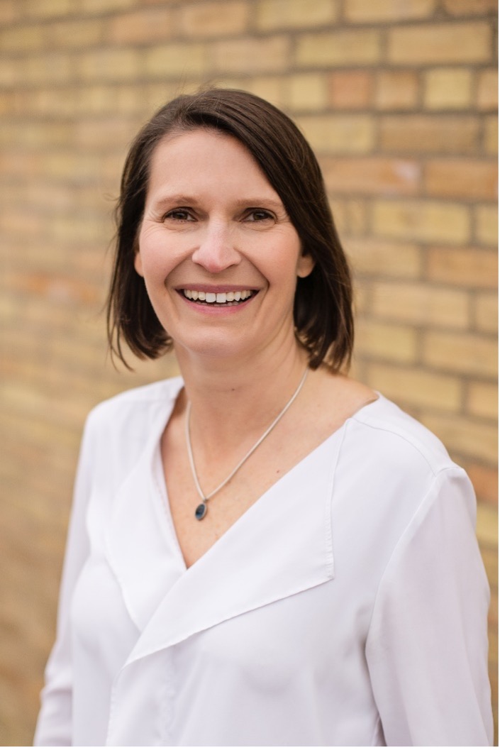 Headshot of Anne Hoefgen